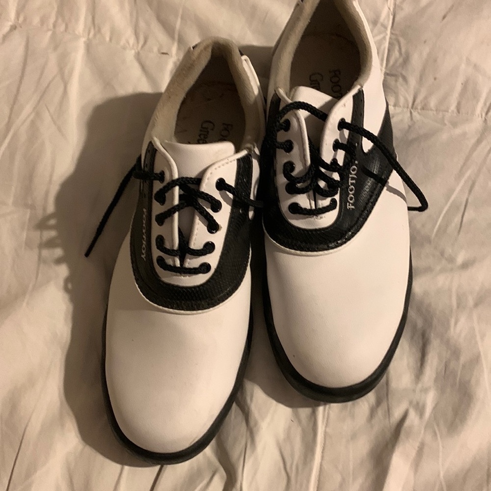 FootJoy 6 1/2 medium ladies golf shoes